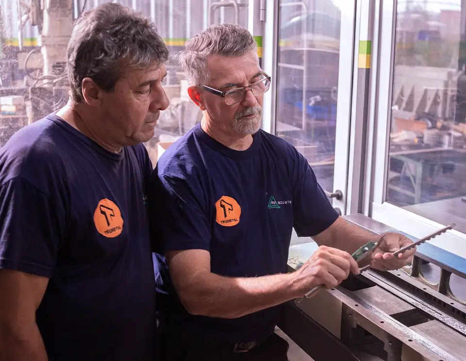 Equipo técnico de AGT Industrial S.A.S.